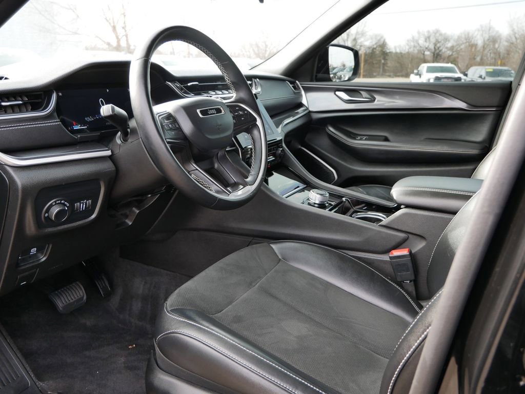 Used 2021 Jeep Grand Cherokee L Laredo AWD/4WD image 15