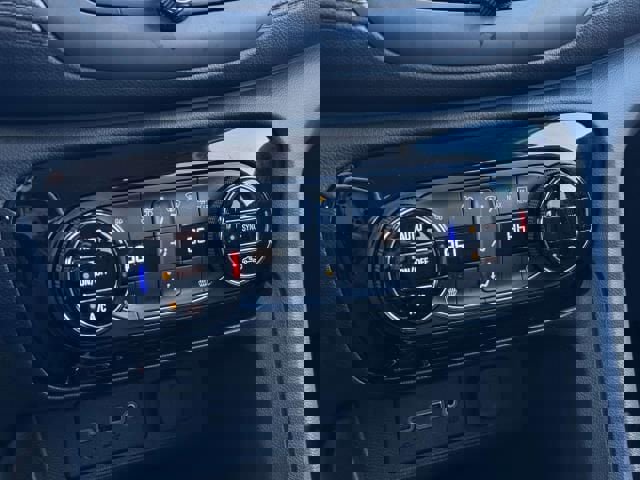 Used 2023 Buick Encore GX Select image 25