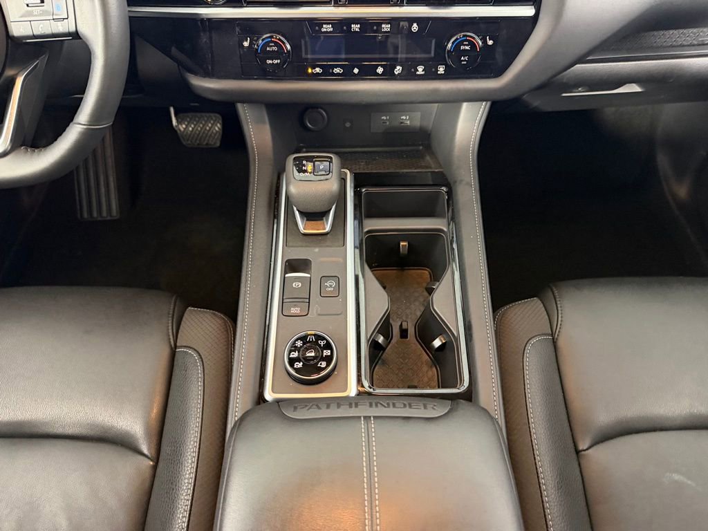 Used 2025 Nissan Pathfinder SL image 20