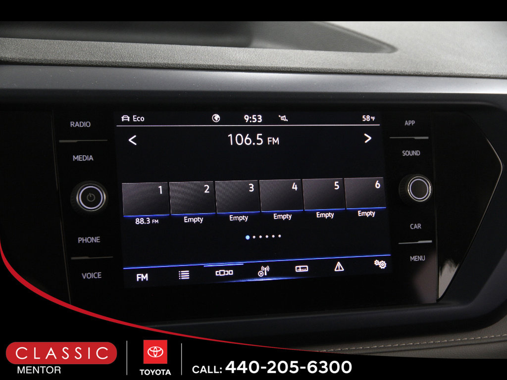 Used 2024 Volkswagen Taos SE image 10