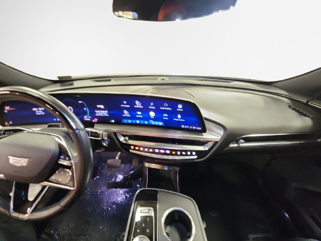 Certified 2024 Cadillac Lyriq Luxury AWD/4WD image 22