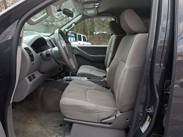 Used 2012 Nissan Frontier SV image 15