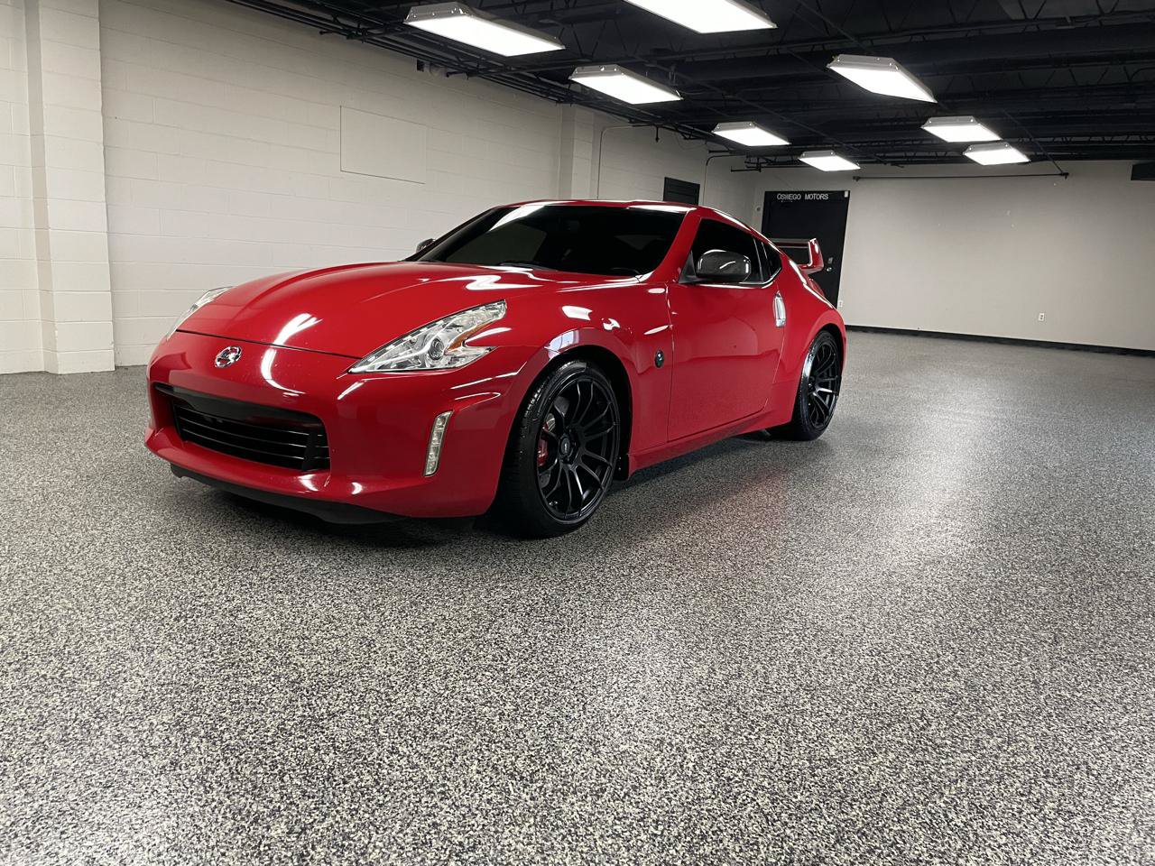 Used 2014 Nissan 370Z Touring w/ Sport Package RWD image 9