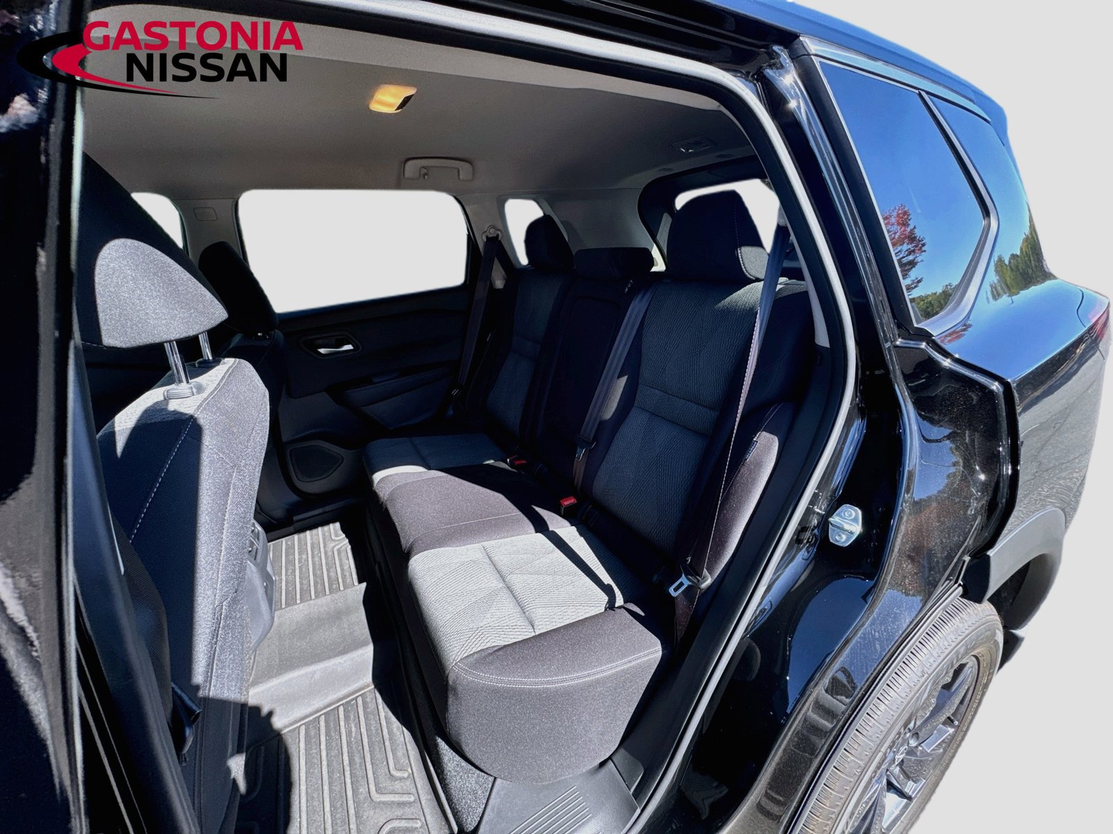 Used 2026 Nissan Rogue SV w/ Cold Weather Package FWD image 31