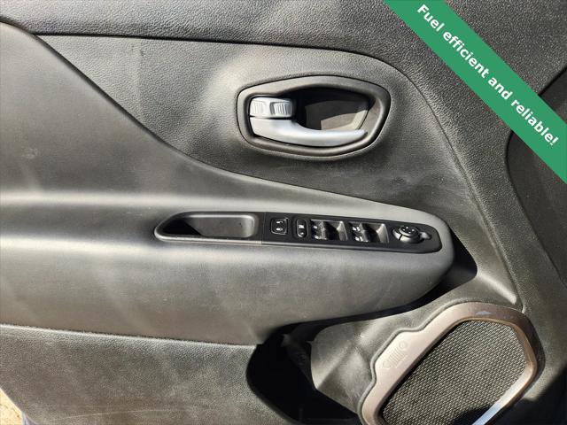 Certified 2023 Jeep Renegade Latitude image 23