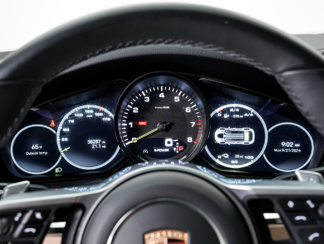 Certified 2023 Porsche Cayenne Platinum Edition AWD/4WD image 17