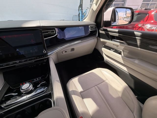 Used 2022 Jeep Wagoneer Series III w/ Premium Group I AWD/4WD image 13