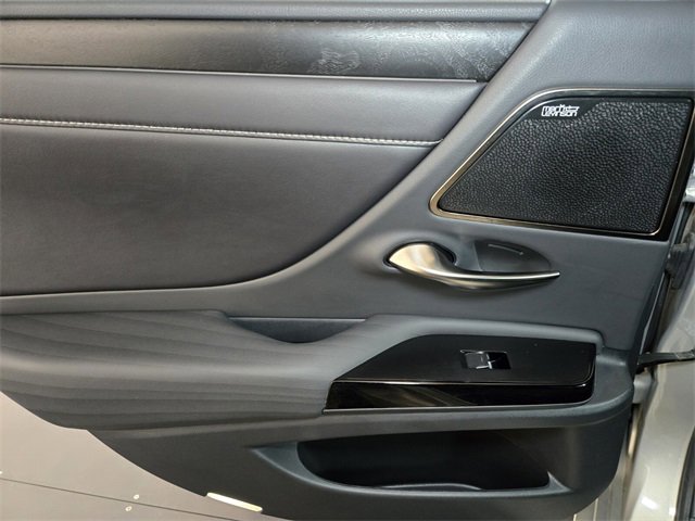 Certified 2022 Lexus ES 300h w/ Luxury Package image 20