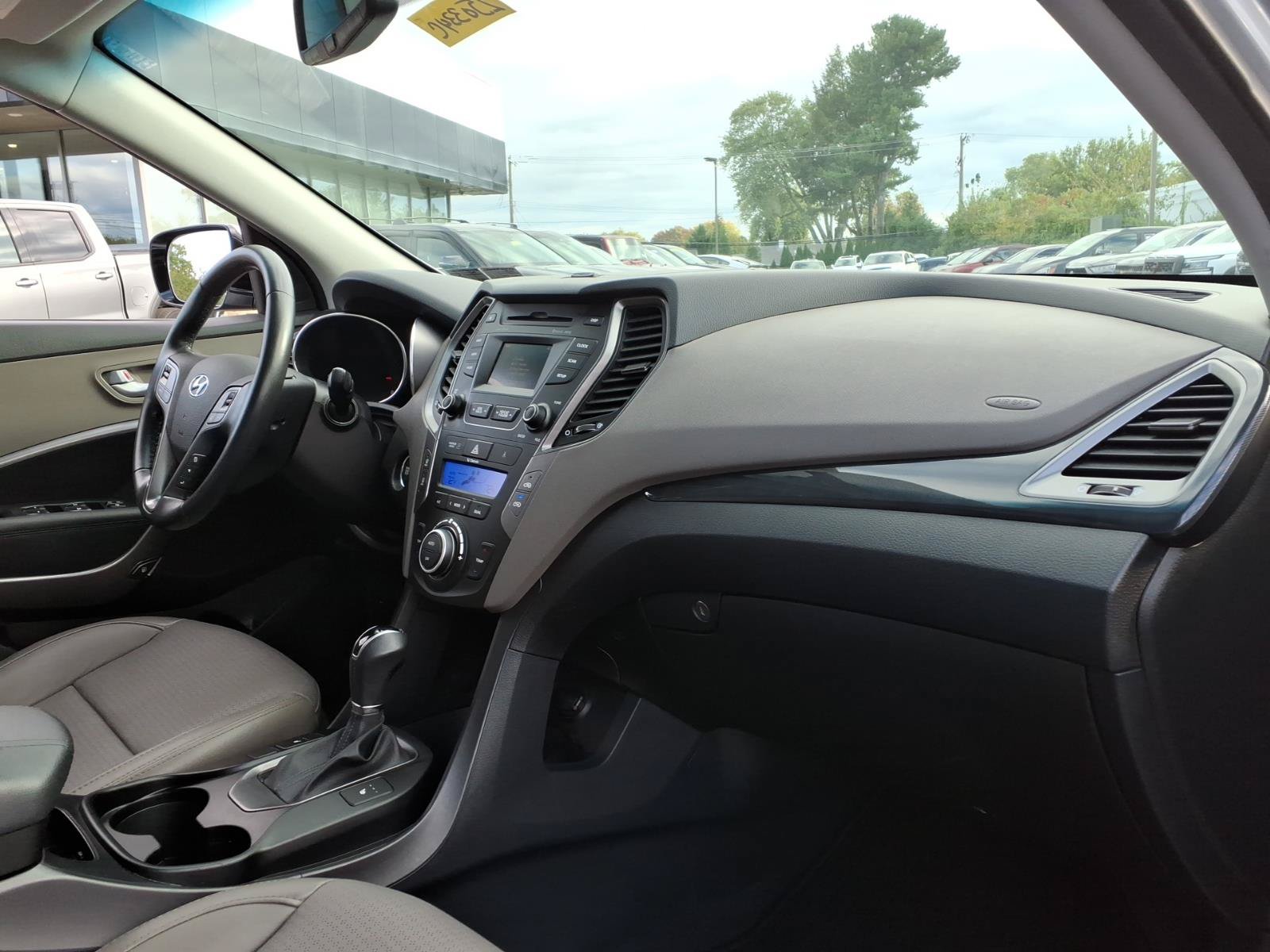 Used 2016 Hyundai Santa Fe Sport 2.0T AWD/4WD image 12