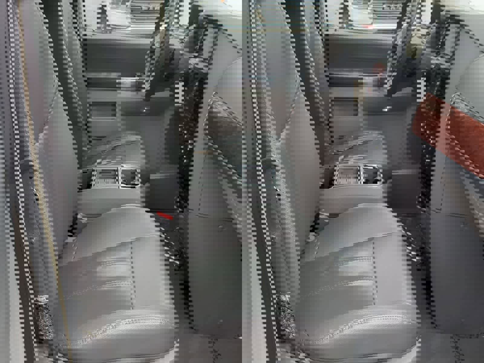 Used 2008 Chrysler Town & Country Touring image 21