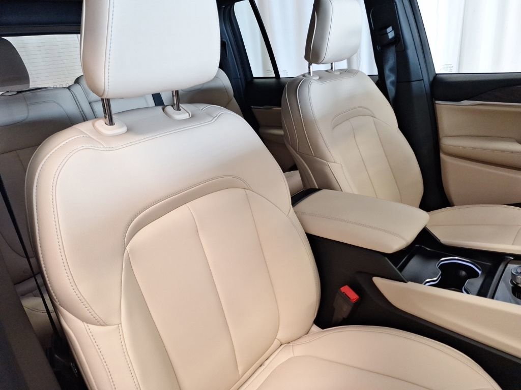 New 2025 Jeep Grand Cherokee Limited w/ Black Appearance Package image 20