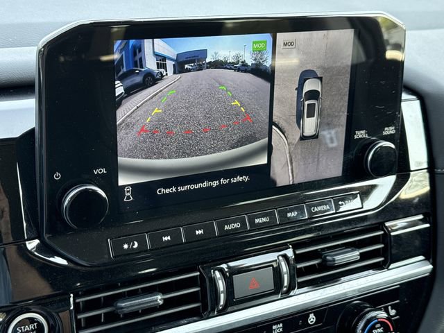 Used 2024 Nissan Pathfinder SL w/ Cargo Package image 19