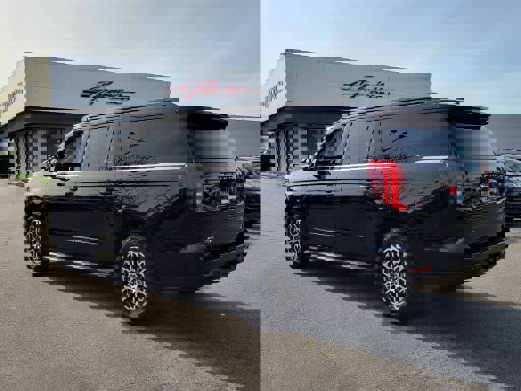 Used 2025 Ford Expedition Max Active image 3