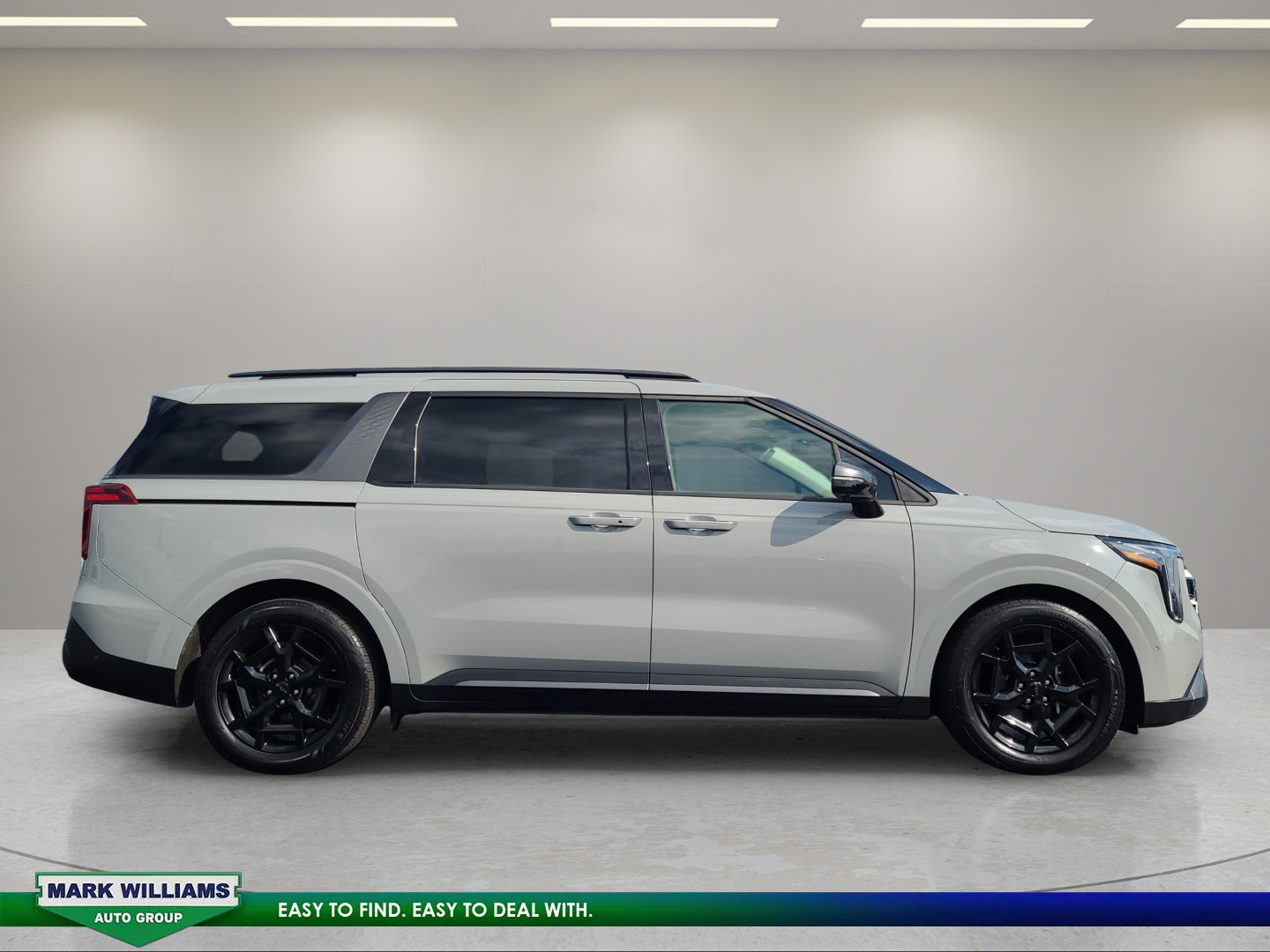 Used 2025 Kia Carnival SX Prestige FWD image 2