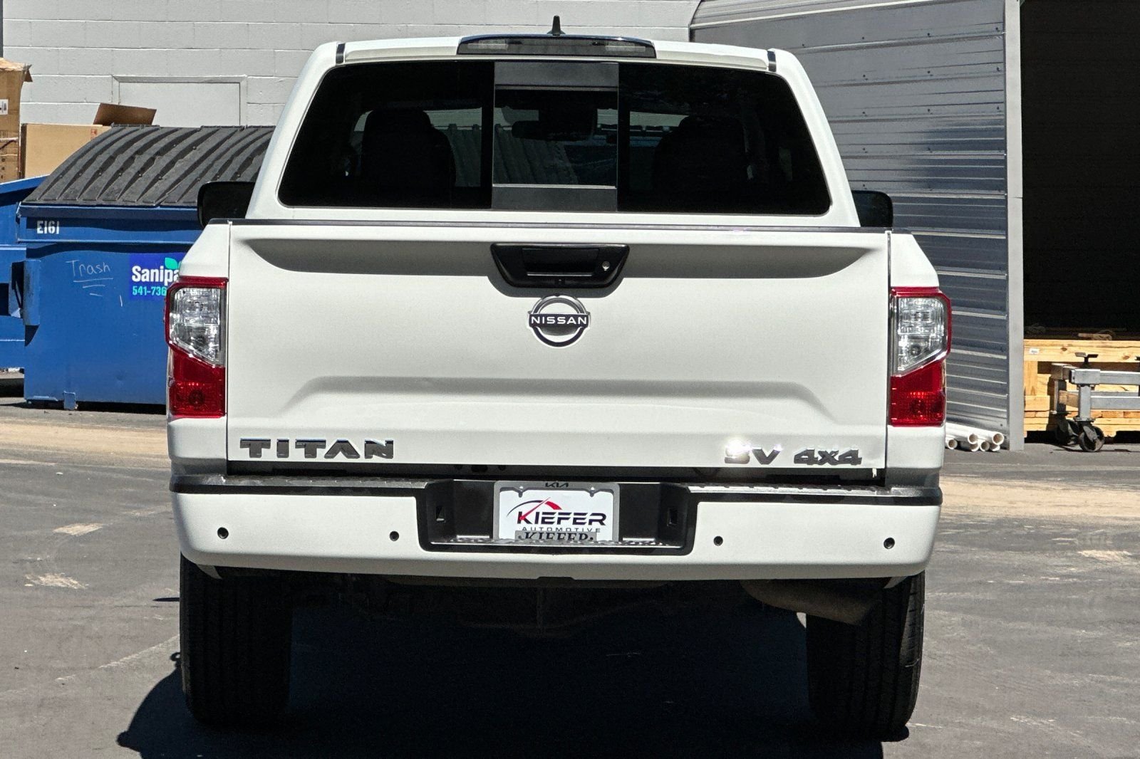 Used 2023 Nissan Titan SV AWD/4WD image 5