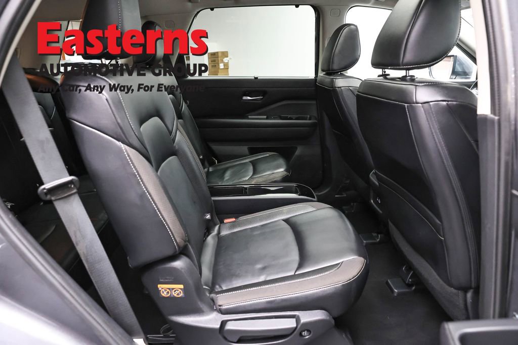 Used 2023 Nissan Pathfinder SL w/ SL Premium Package AWD/4WD image 23