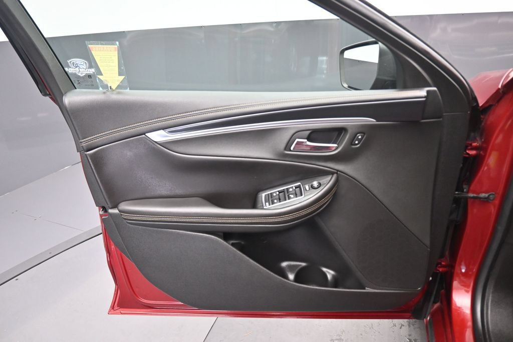 Used 2019 Chevrolet Impala LT FWD image 9