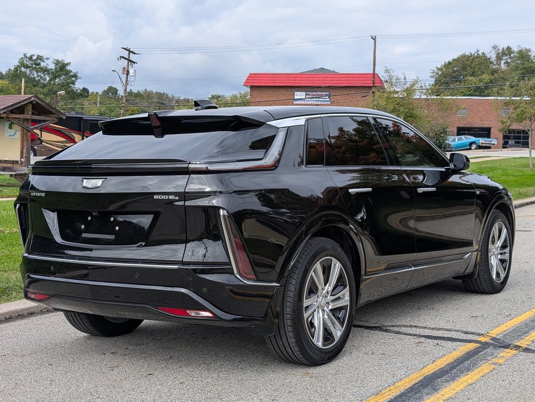 Used 2024 Cadillac Lyriq Tech w/ Driver Assist Package AWD/4WD image 9