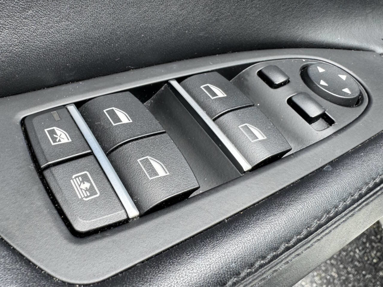 Used 2013 BMW 750Li RWD image 19