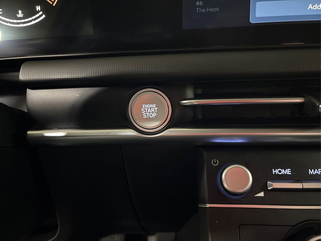 Certified 2025 Hyundai Tucson SE image 29