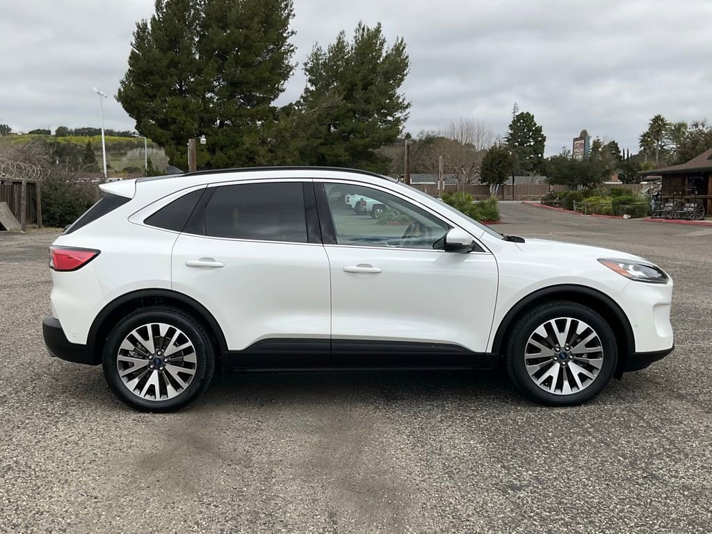 Used 2020 Ford Escape Titanium w/ Titanium Premium Package 2.0 image 7