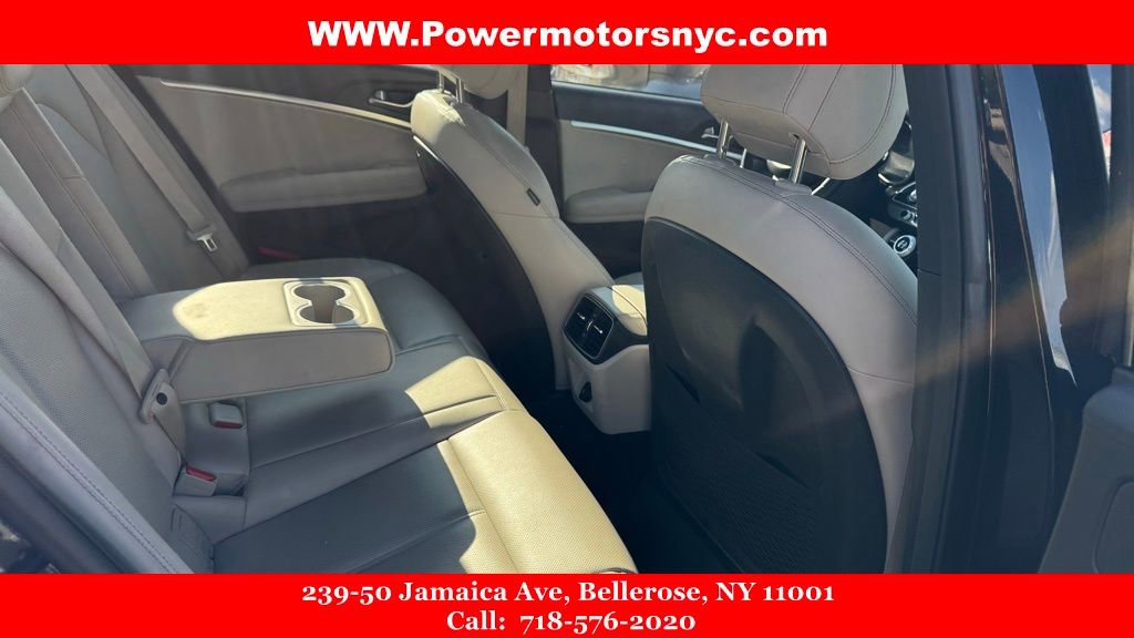 Used 2023 Genesis G70 2.0T image 17