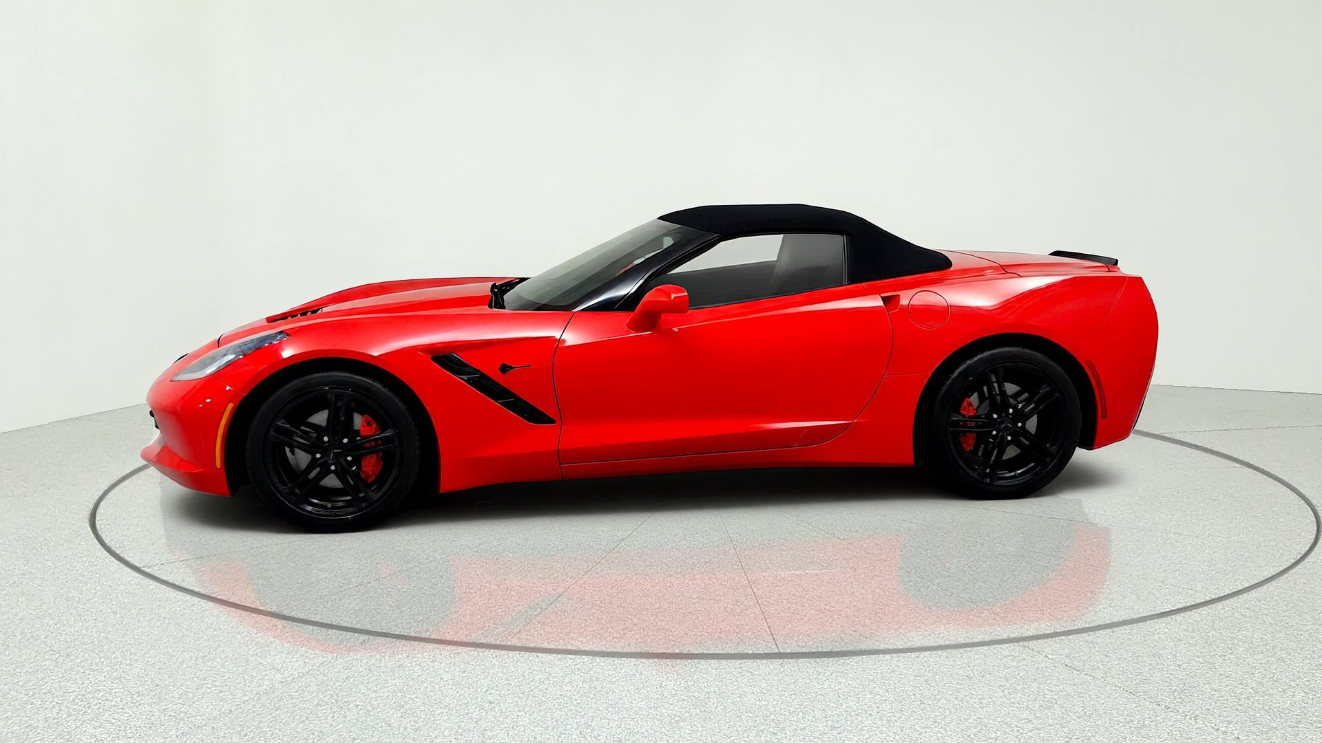Used 2016 Chevrolet Corvette Stingray Convertible w/ 2LT Preferred Equipment Group RWD image 2