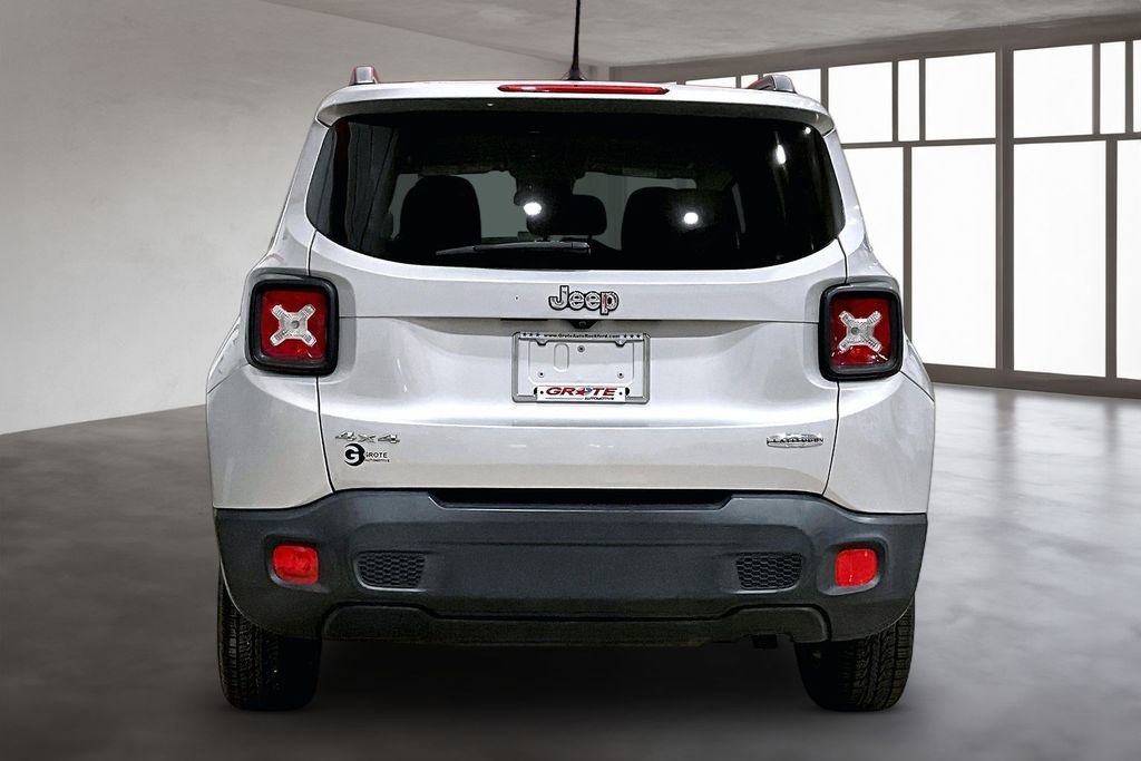 Used 2016 Jeep Renegade Latitude AWD/4WD image 4