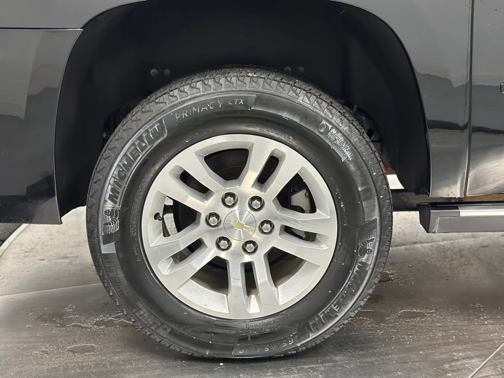 Used 2015 Chevrolet Suburban LTZ RWD image 30