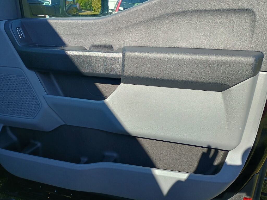 New 2026 Ford F250 XL w/ XL Chrome Package image 21