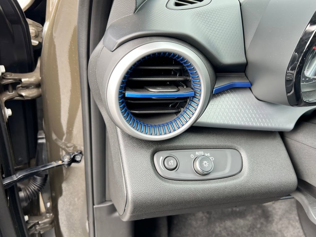 Certified 2024 Chevrolet Trax LS image 17