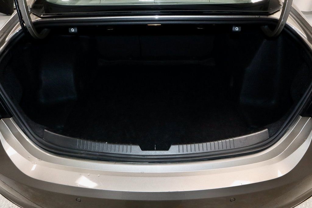 Used 2024 Chevrolet Malibu LT image 15