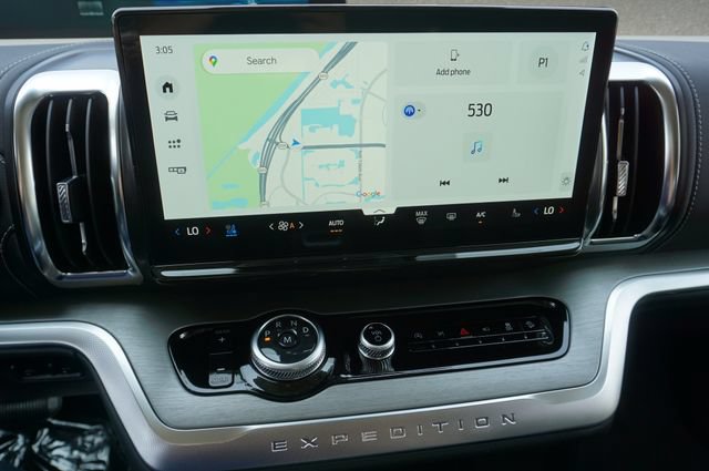 New 2027 Ford Expedition Platinum w/ Driver's Package AWD/4WD image 6