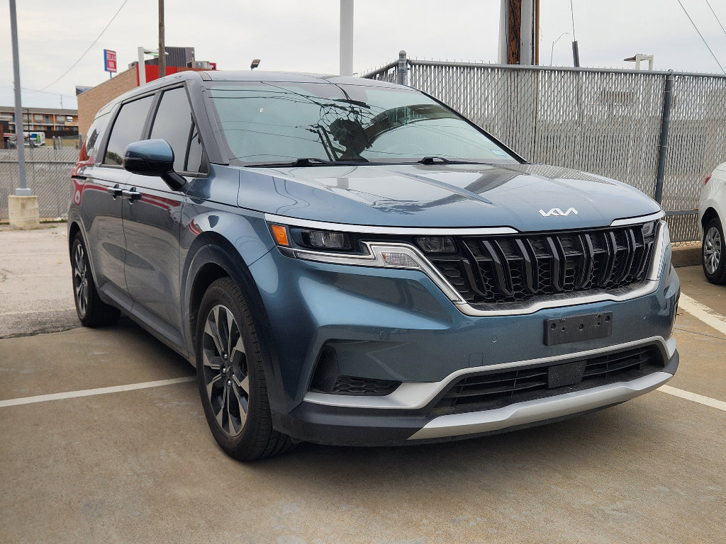 Certified 2023 Kia Carnival EX