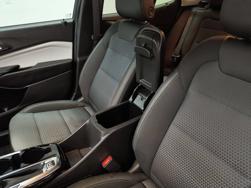 Used 2026 Chevrolet Trax LT FWD image 27