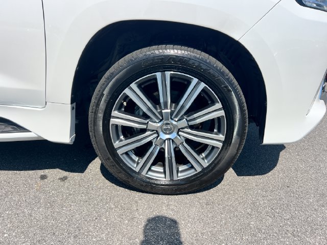 Used 2017 Lexus LX 570 4WD image 35