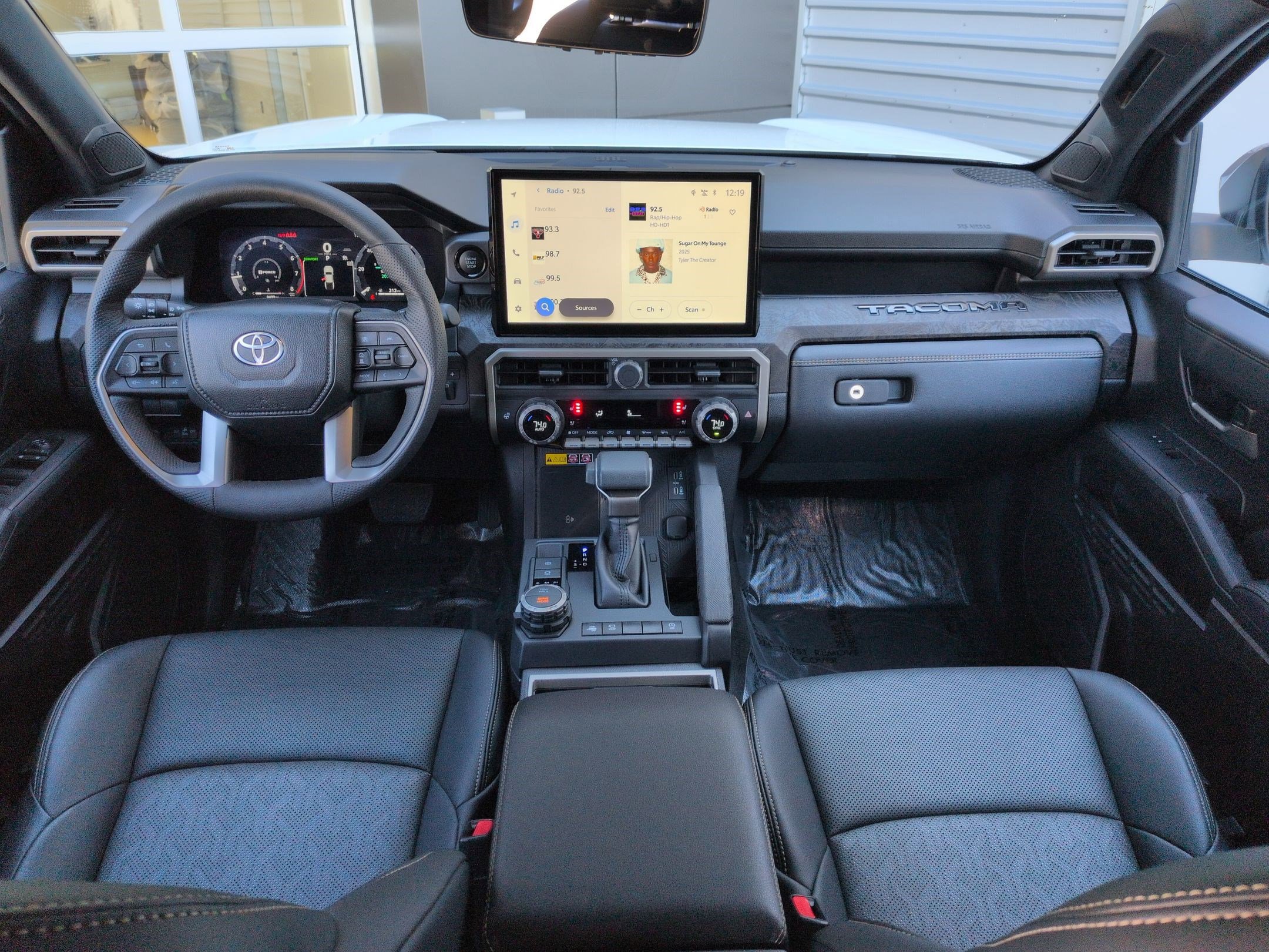 Used 2024 Toyota Tacoma Limited AWD/4WD image 22