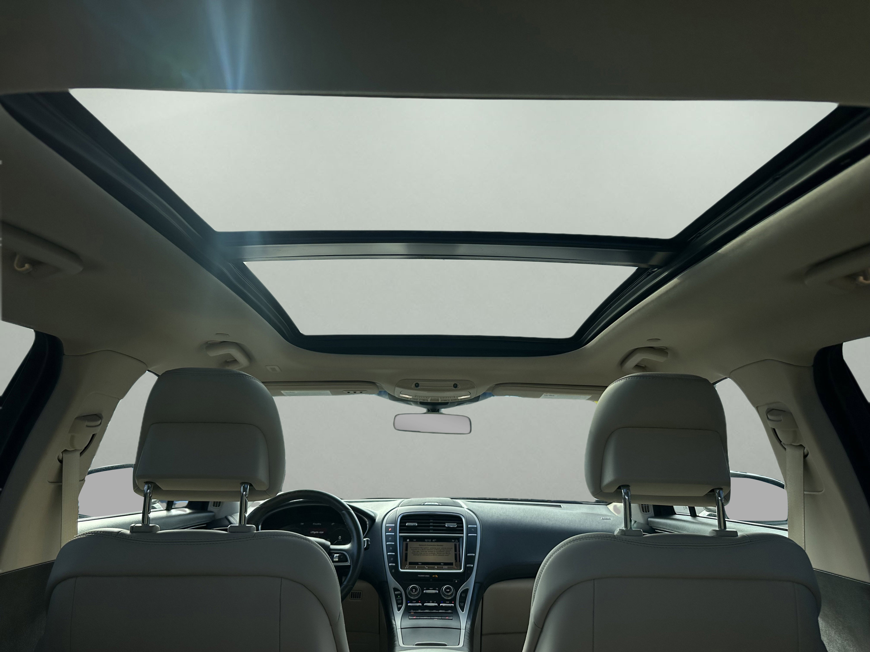 Used 2019 Lincoln Nautilus Select image 17