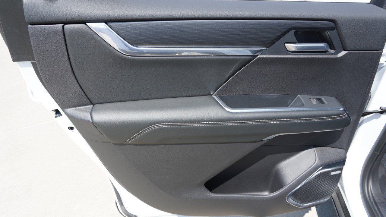 Used 2025 GMC Acadia Elevation w/ Elevation Premium Package FWD image 34