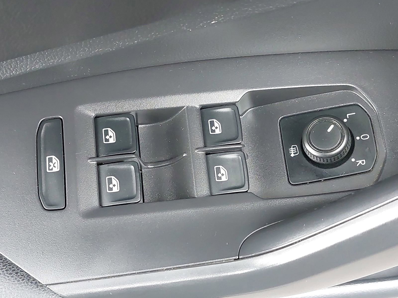 Used 2019 Volkswagen Jetta S FWD image 30