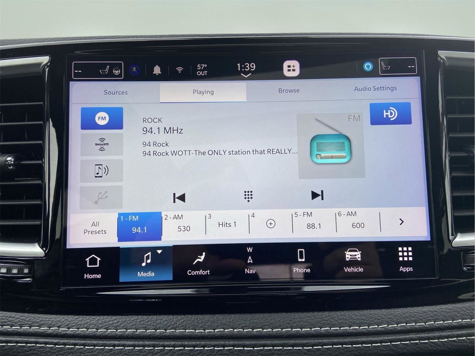Used 2024 Chrysler Pacifica Limited w/ S Appearance Package FWD image 25
