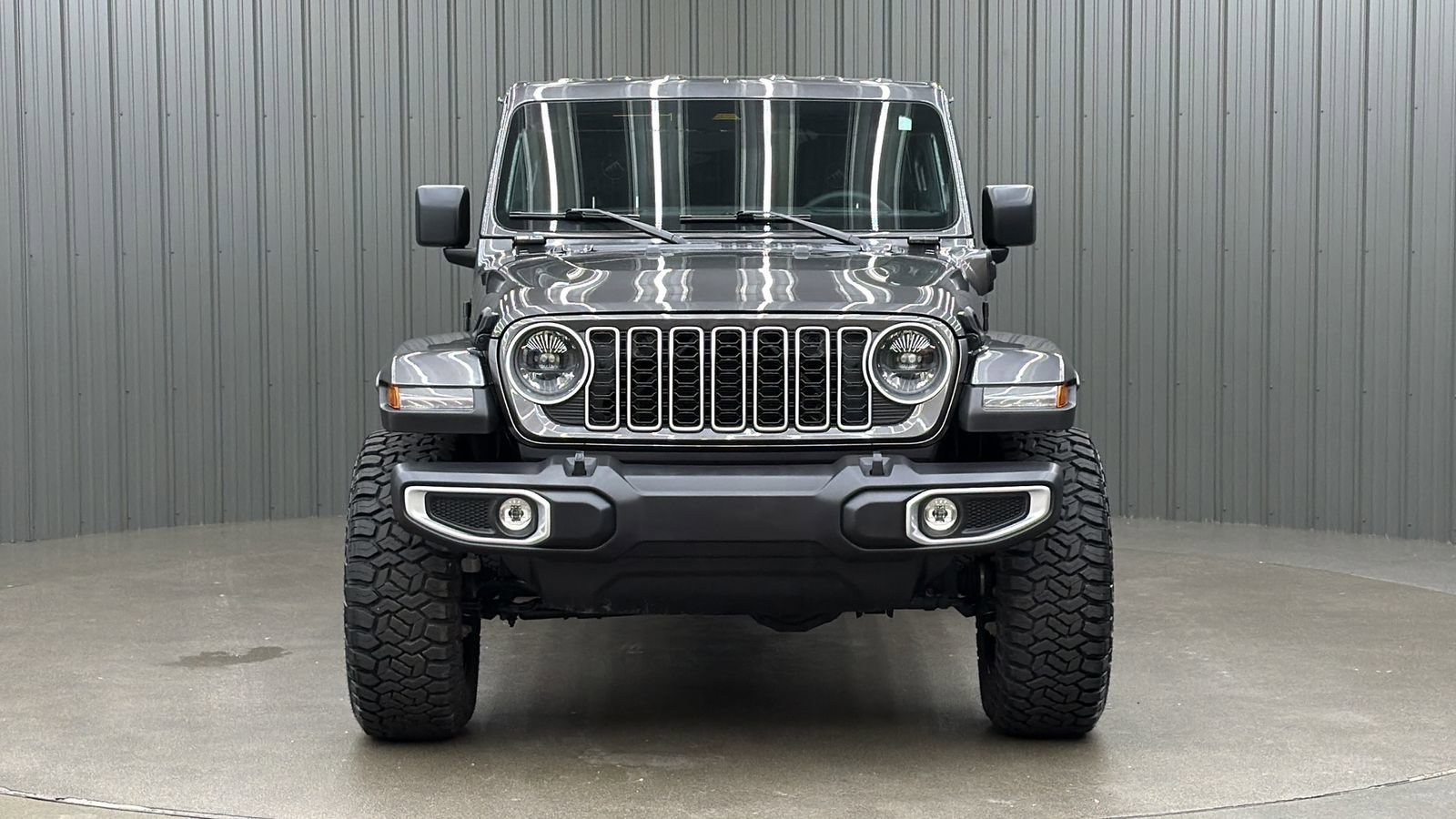 Used 2025 Jeep Wrangler Unlimited Sahara w/ Safety Group AWD/4WD image 8