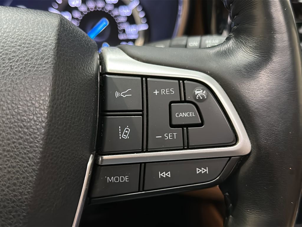 Used 2022 Toyota Highlander Platinum AWD/4WD image 28