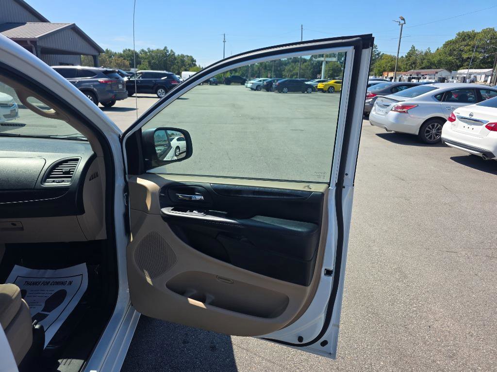 Used 2013 Dodge Grand Caravan SE image 10