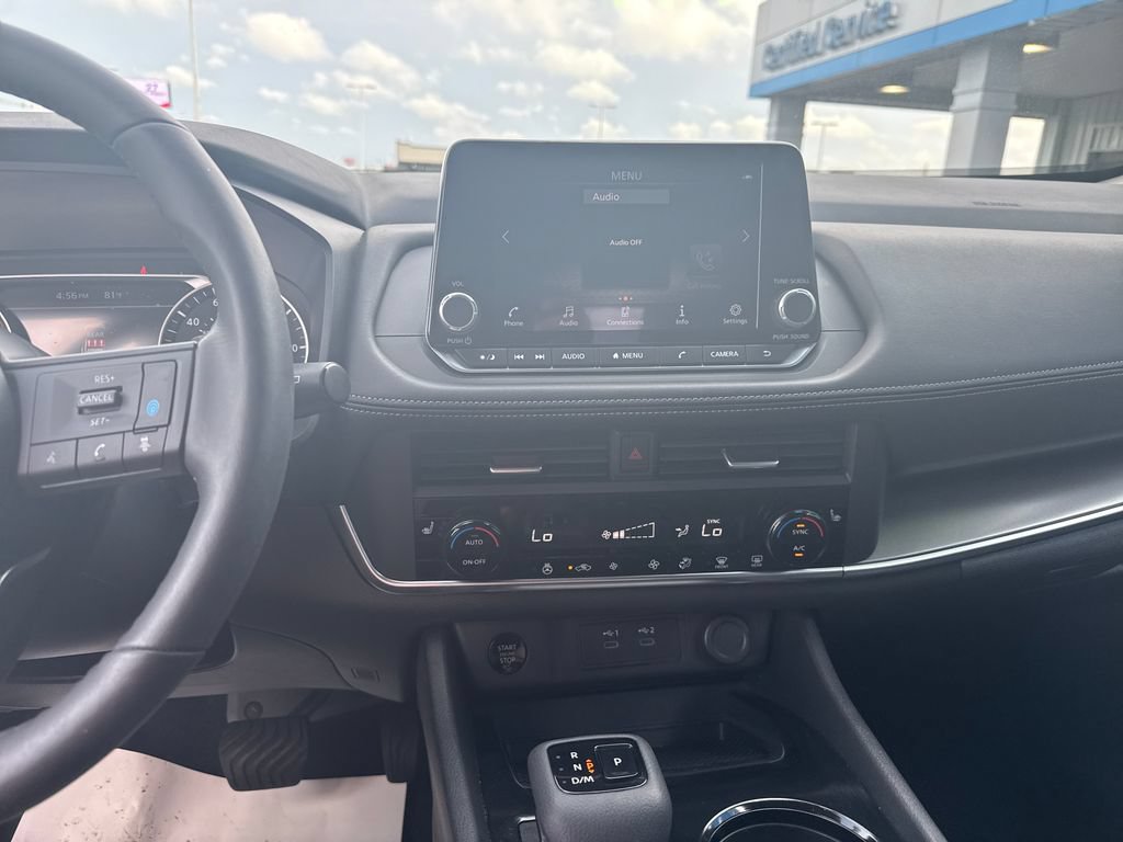 Used 2024 Nissan Rogue SV w/ SV Premium Package FWD image 21