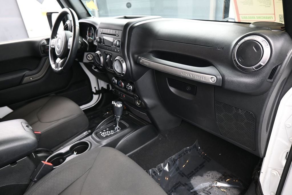 Used 2018 Jeep Wrangler Unlimited Sport S AWD/4WD image 38