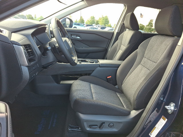 Used 2026 Nissan Rogue SV w/ Cold Weather Package AWD/4WD image 15