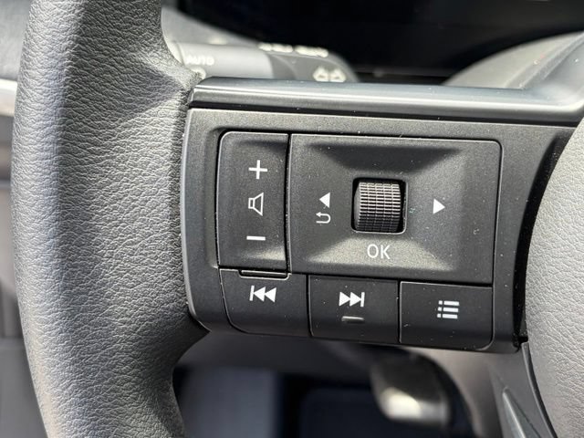 Certified 2025 Nissan Kicks SV AWD/4WD image 16