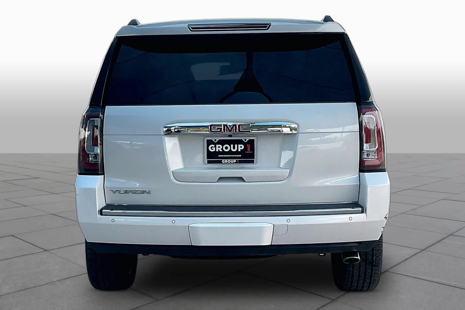 Used 2015 GMC Yukon Denali w/ Premium Package RWD image 4