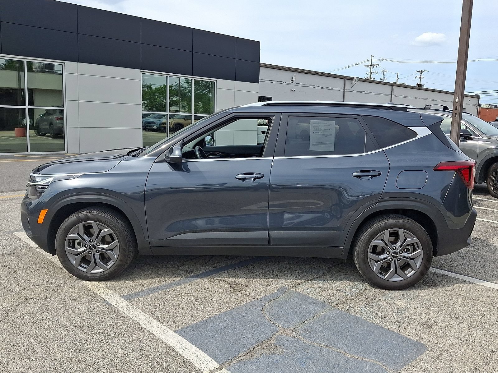 Used 2024 Kia Seltos S AWD/4WD image 5